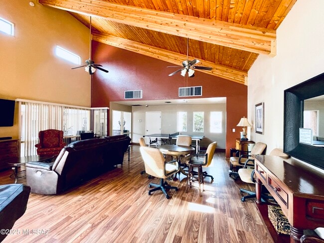 Building Photo - 5051 N Sabino Canyon Rd
