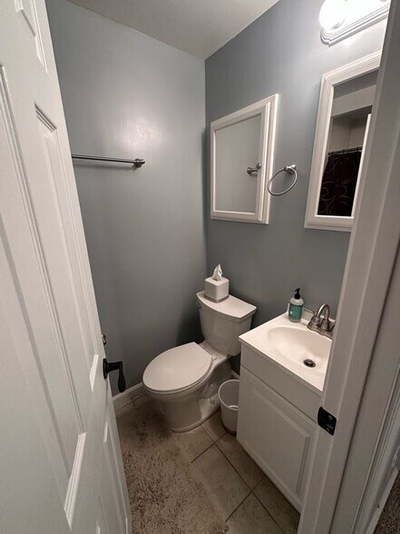 Building Photo - 1468 N Quinn St