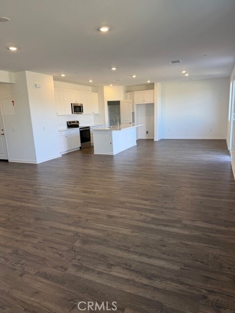 Building Photo - 9567 Silverstein Dr