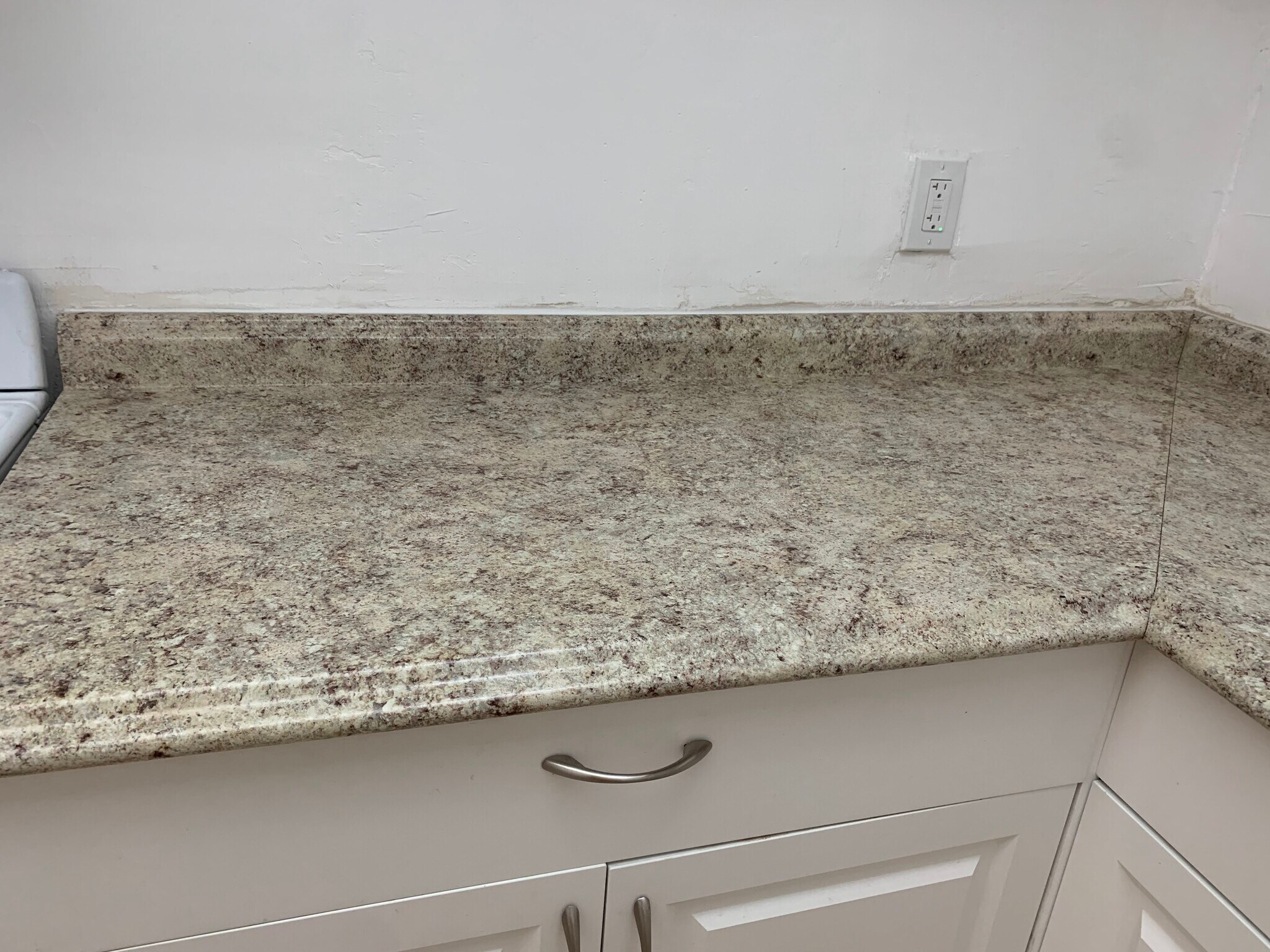 Building Photo - 180 NE 12th Ave