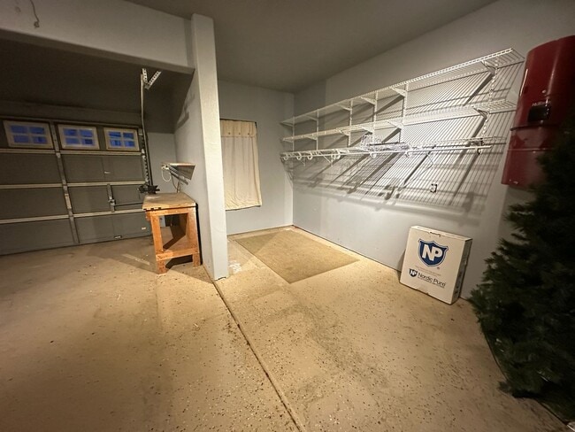 Building Photo - 5701 W Country Ave