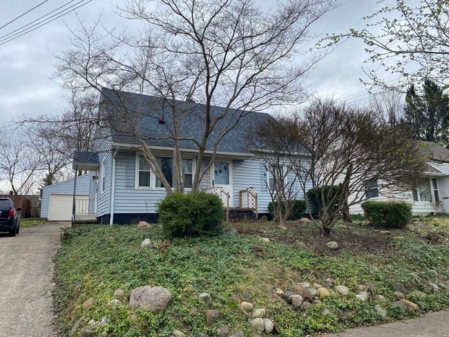 Primary Photo - 908 Kennebec Ave