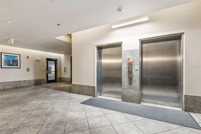 Building Photo - 10 N Summerlin Ave