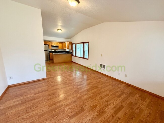 Building Photo - Awesome Mid-Century Classic 3-Bedroom House in NE Portland - $150 OFF FIRST MONTH