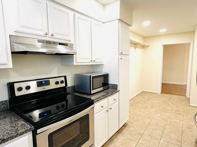 Building Photo - 11083 Saffold Way