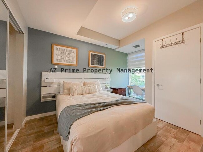 Building Photo - 7137 E Rancho Vista Dr