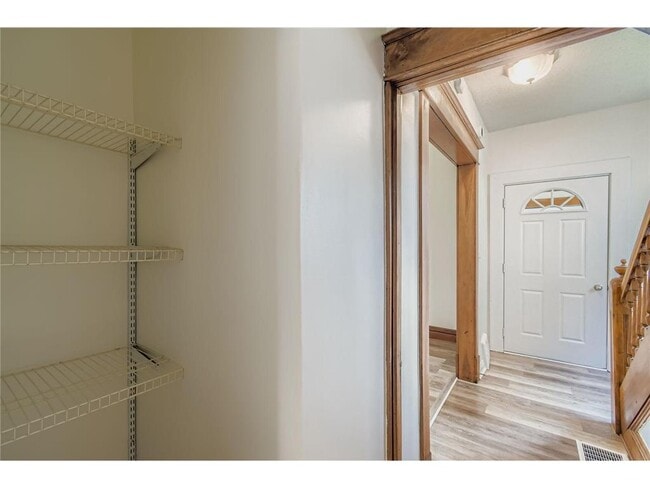 Building Photo - 915 Fuller Ave