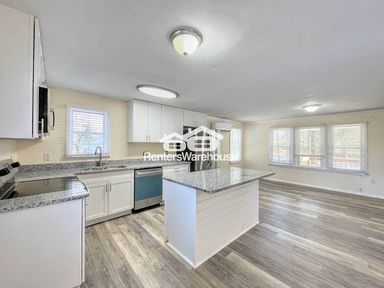 Building Photo - 8064 Crittenden Rd