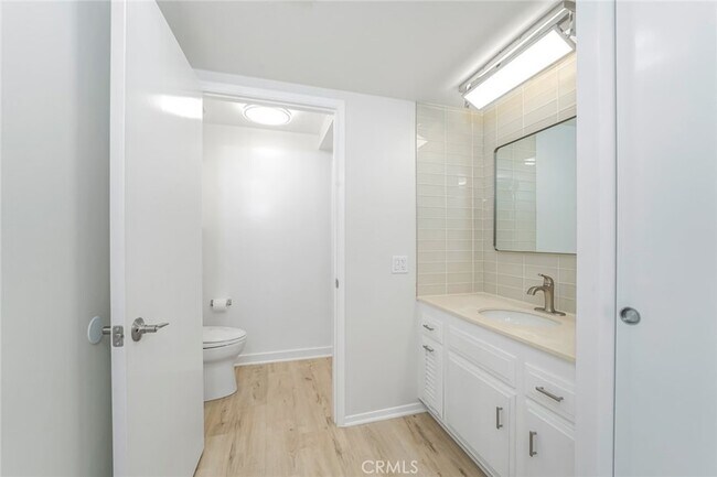 Building Photo - 2293 Via Puerta