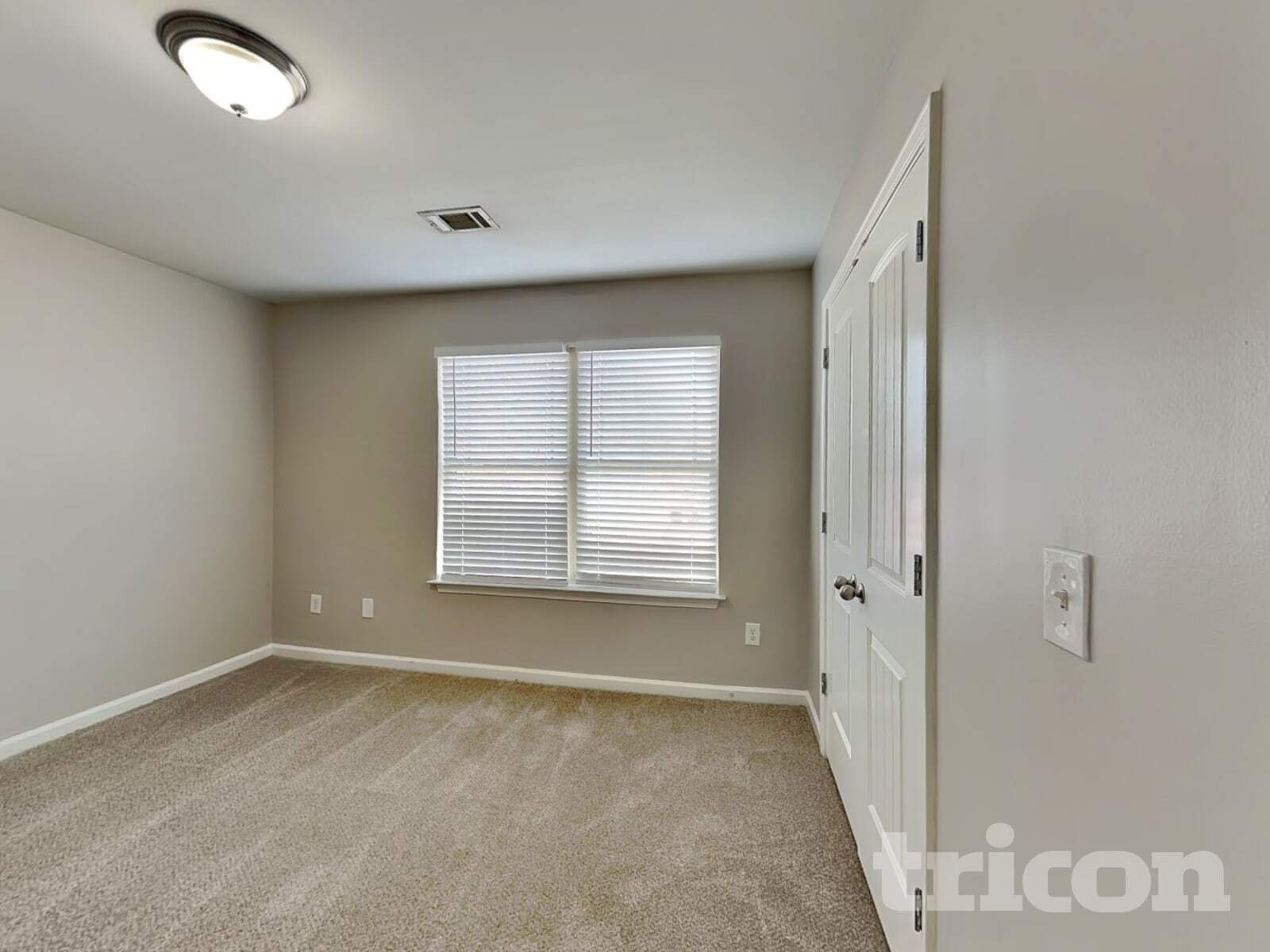 Building Photo - 121 Pristine Dr