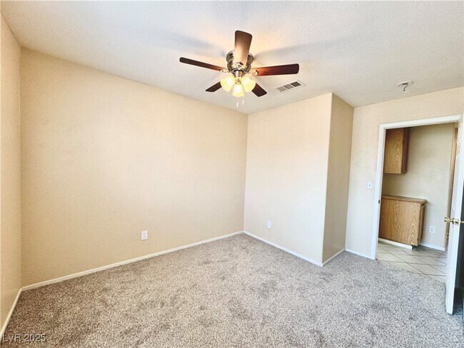 Building Photo - 2024 Fountain Valley Way