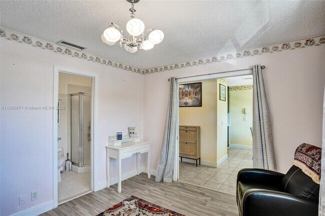 Building Photo - 1450 NW 18th Ave