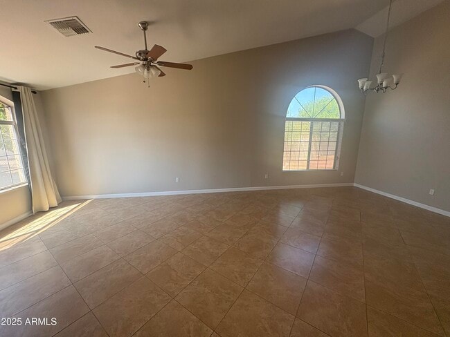 Building Photo - 918 S San Joaquin Ct