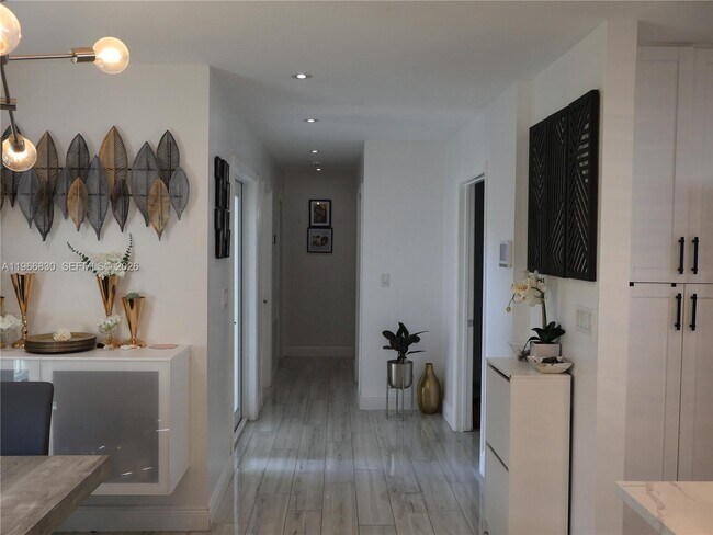 Building Photo - 5505 SW 9th St