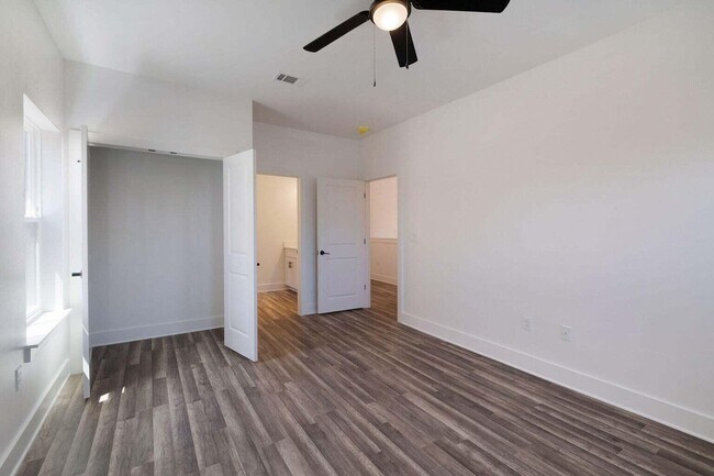 Building Photo - 278 Calusa Blvd