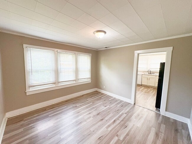 Building Photo - Adorable home in Franklin, KY for rent