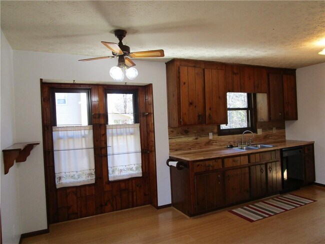 Building Photo - 1623 Rex Dr