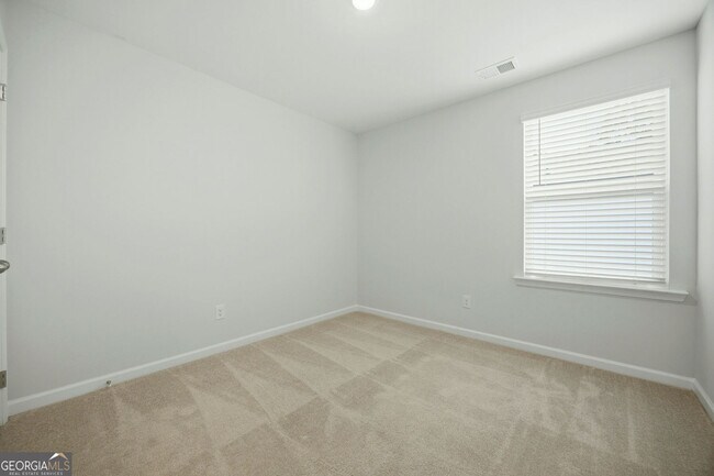 Building Photo - 111 Horned Owl Ave