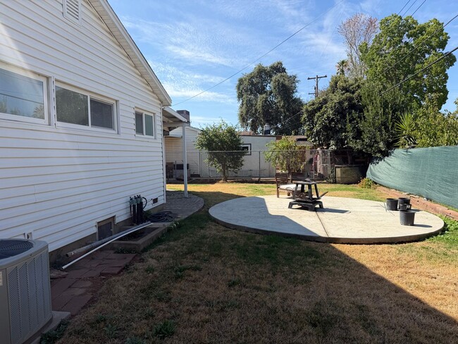 Building Photo - 3163 Portsmouth Dr