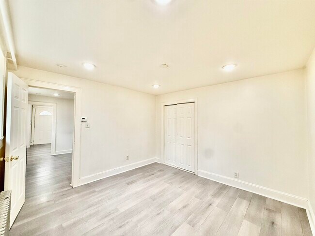 Building Photo - 7021 Durham Ave
