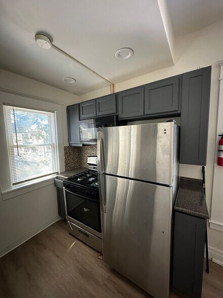 Building Photo - 2330 Fillmore Ave