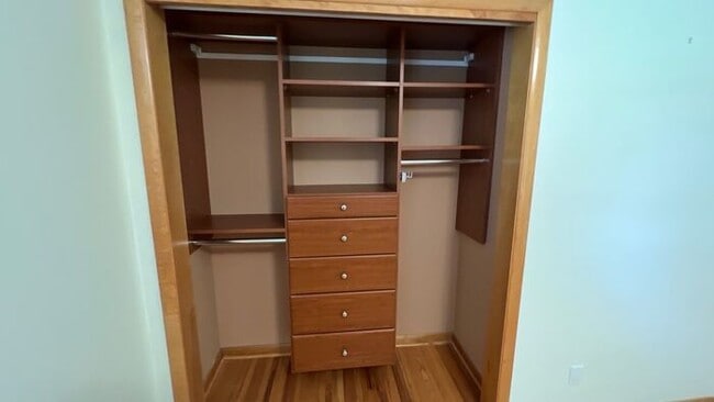 Building Photo - Westerville Ranch overlooking Hoover