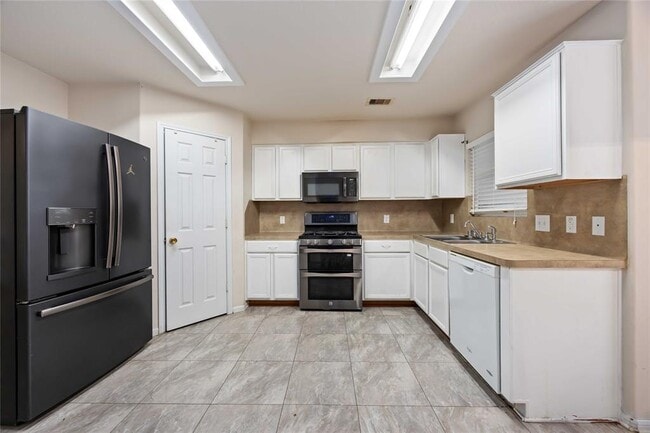 Building Photo - 29319 Alba Rose Dr