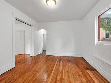 Building Photo - 1560 Wealthy St SE