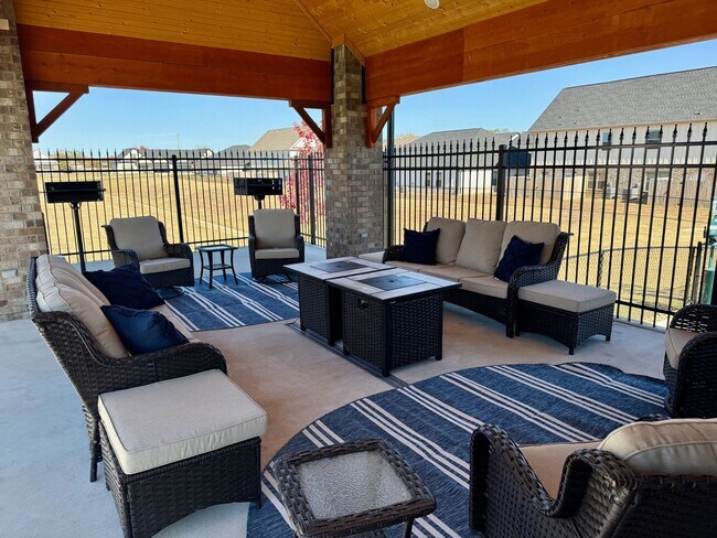 Building Photo - The Chalet at Been Road Villas 3 Bed, 2 Bath