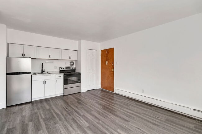 Building Photo - 3302 Camvic Ter