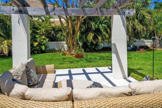 Building Photo - 2031 Pleasant Dr