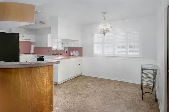 Building Photo - 4015 Mischire Dr