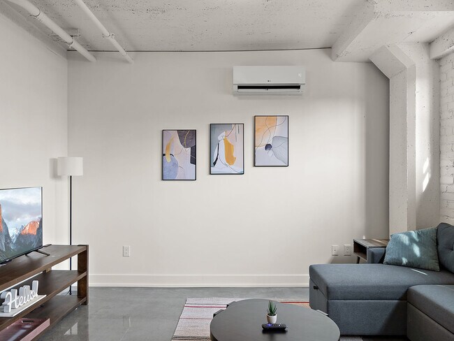 Building Photo - 608 N 3rd Ave
