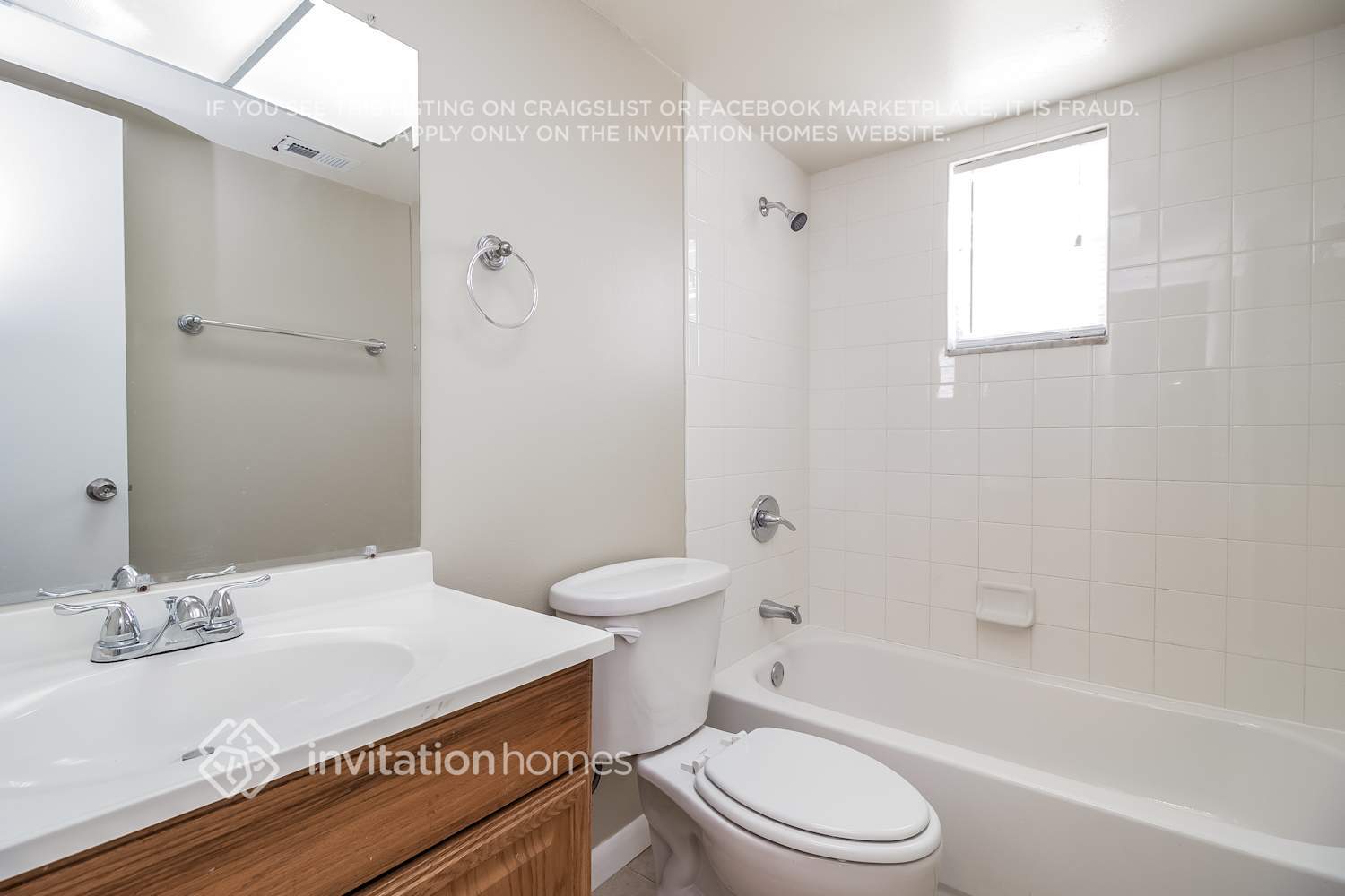 Building Photo - 409 S Hawthorn Cir