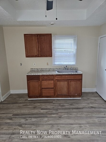 Building Photo - 2086 W 81st St