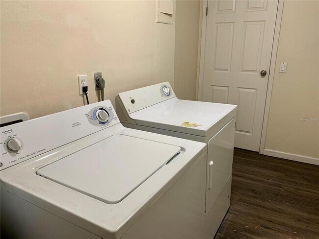 Building Photo - 4077 E Michigan St