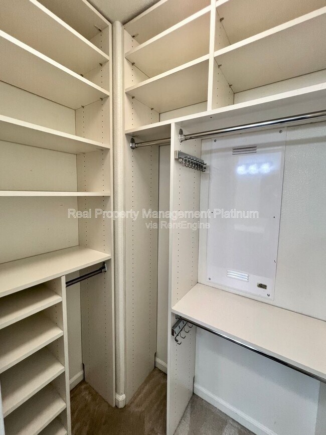 Building Photo - 3623 Etchings Way