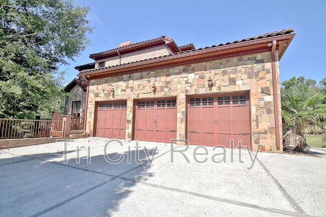 Building Photo - 250 Moss Creek Walk