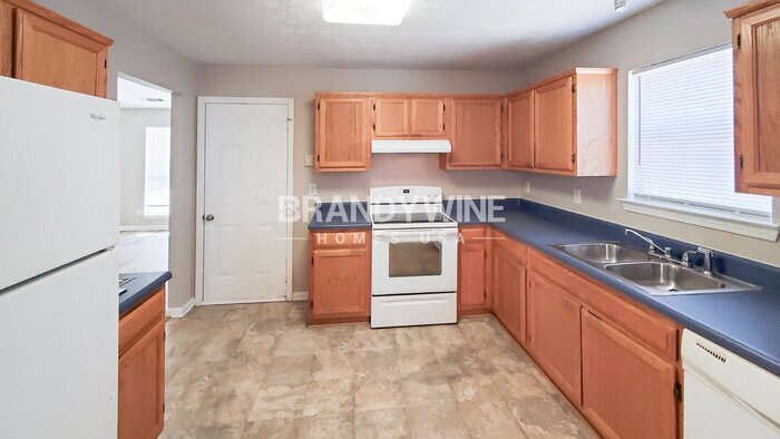 Building Photo - 505 Village Cir