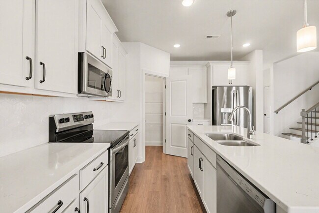 Building Photo - "Spacious 4-Bedroom Retreat with 3.5 Baths in Charming Mt. Juliet!" Beautiful Almost 1/2 Acre Lot...