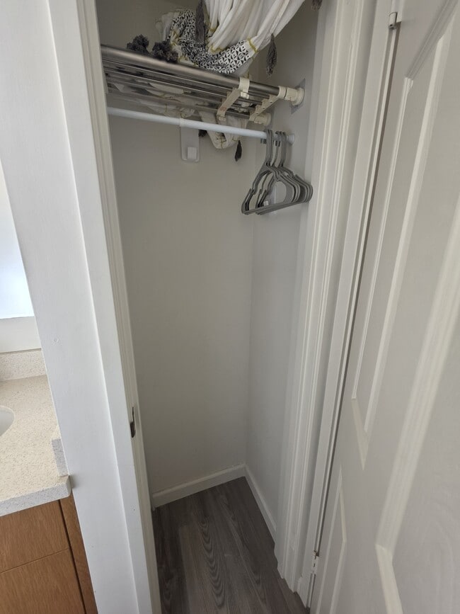 Building Photo - 350 Aoloa St