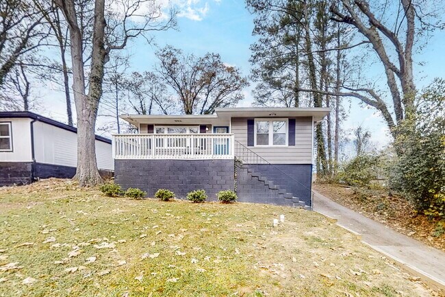 Building Photo - THE AKRIDGE | Newly-renovated & high-quality Atlanta Home! Top-of-the-line finishes, granite coun...