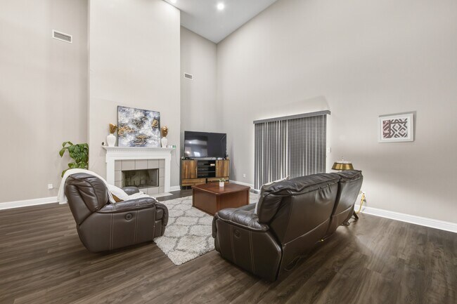 Building Photo - 213 E Peck Blvd