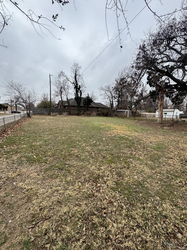 Building Photo - 6800 NW 39th Expy