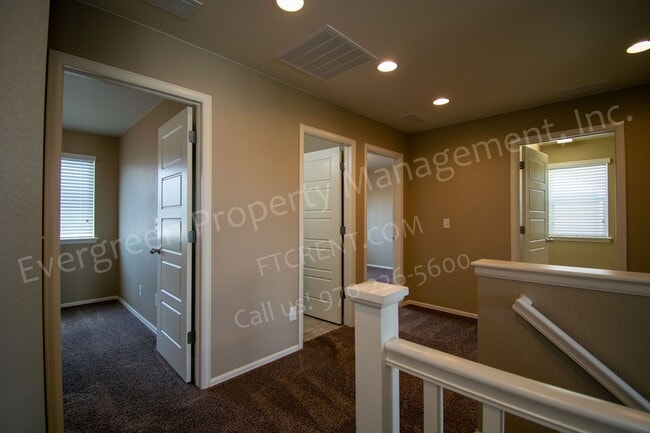 Building Photo - 436 Routt Dr