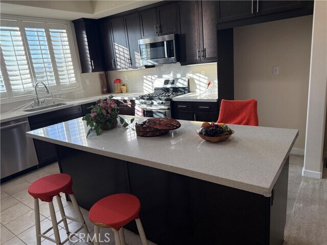 Building Photo - 717 S Azusa Ave