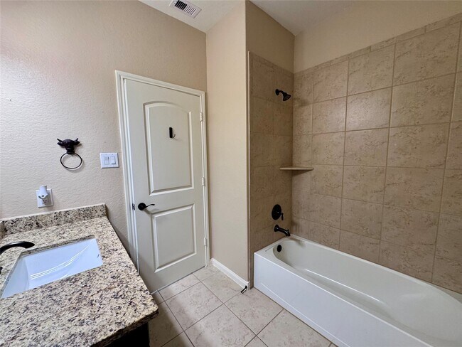 Building Photo - 21323 Echo Manor Dr