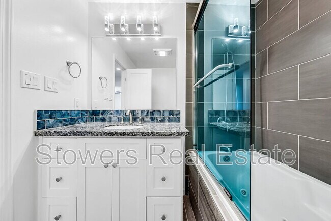Building Photo - 8365 Lucania St