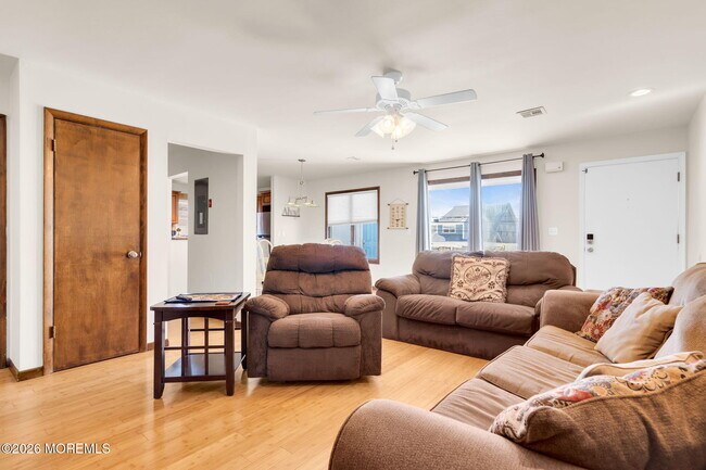 Building Photo - 65 Grand Central Ave