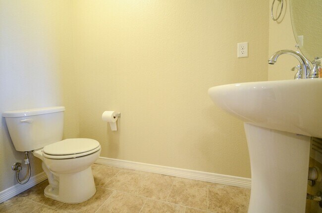 Building Photo - 3836 Manhattan Ave